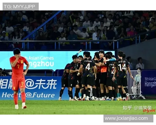 广州足球队与重庆足球队耐力对决赛后分析与反思